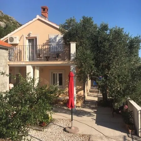Vila Maslina Βίλα Mlini